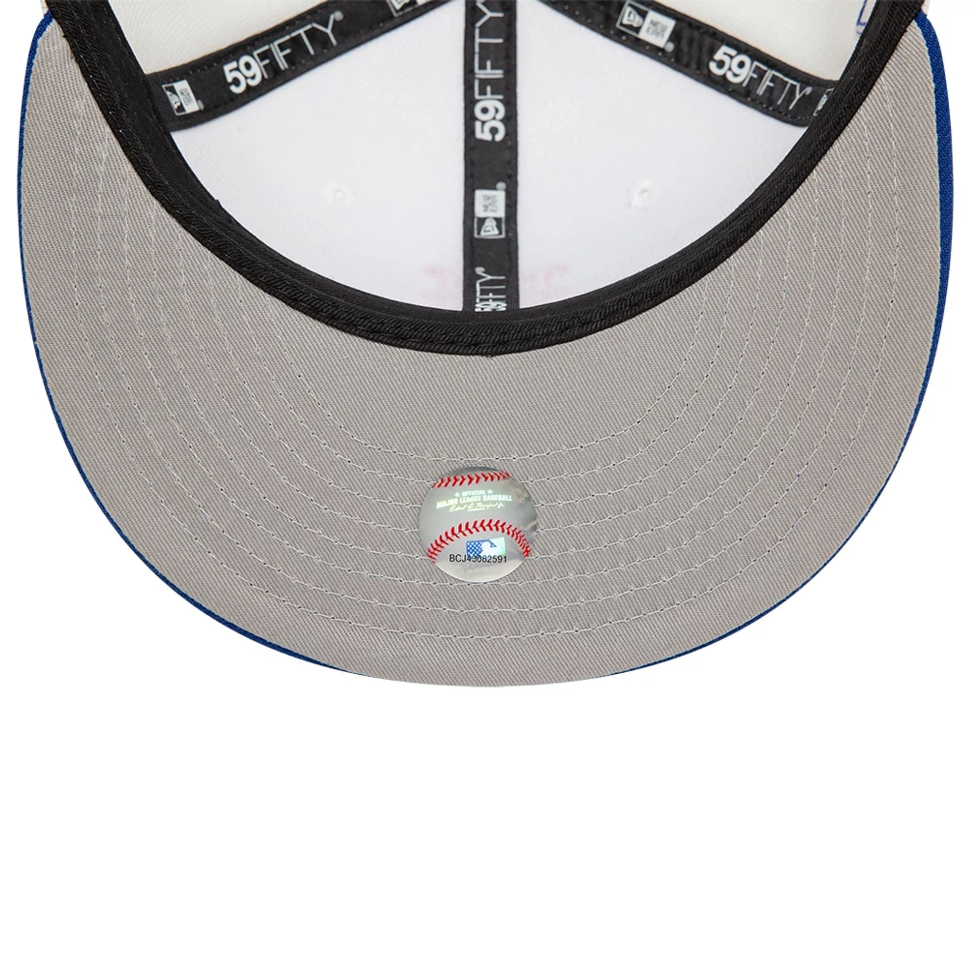 This is a New York Mets MLB London Series 2024 Contrast White 59FIFTY Fitted Cap 2