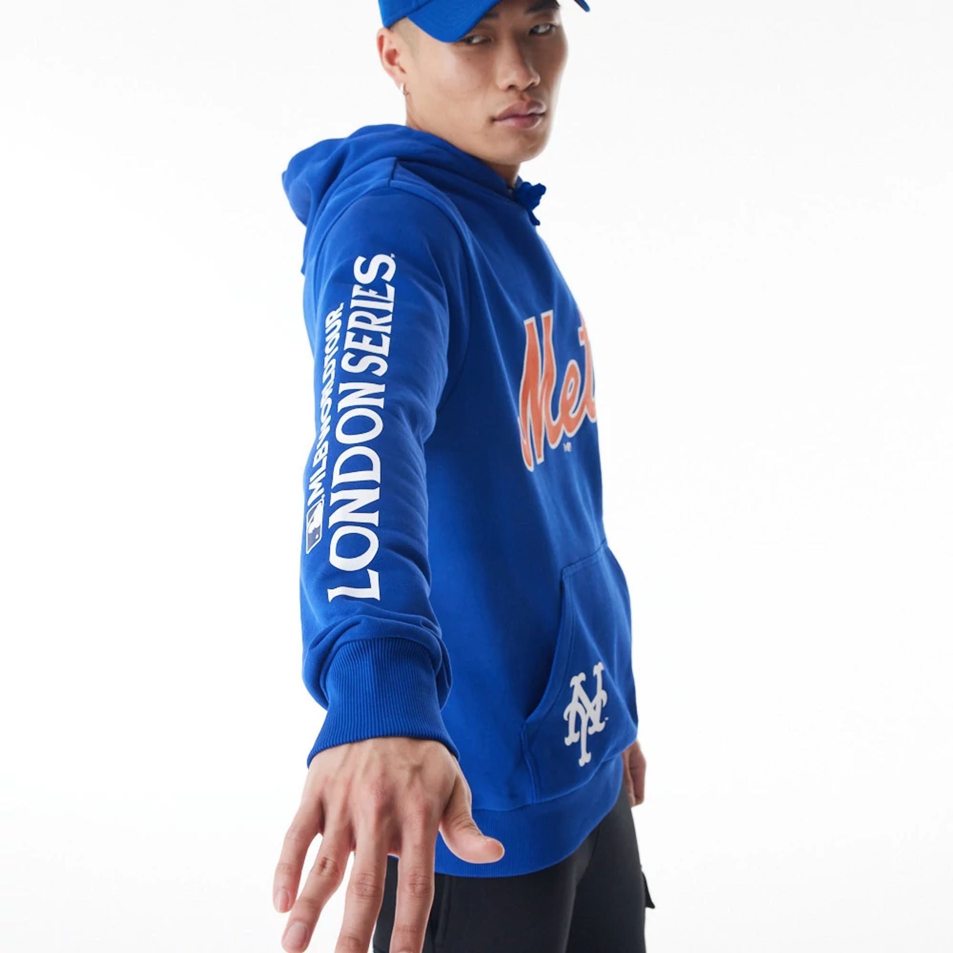 The Male model is wearing New York Mets MLB London Series 2024 Blue Pullover Hoodie 4