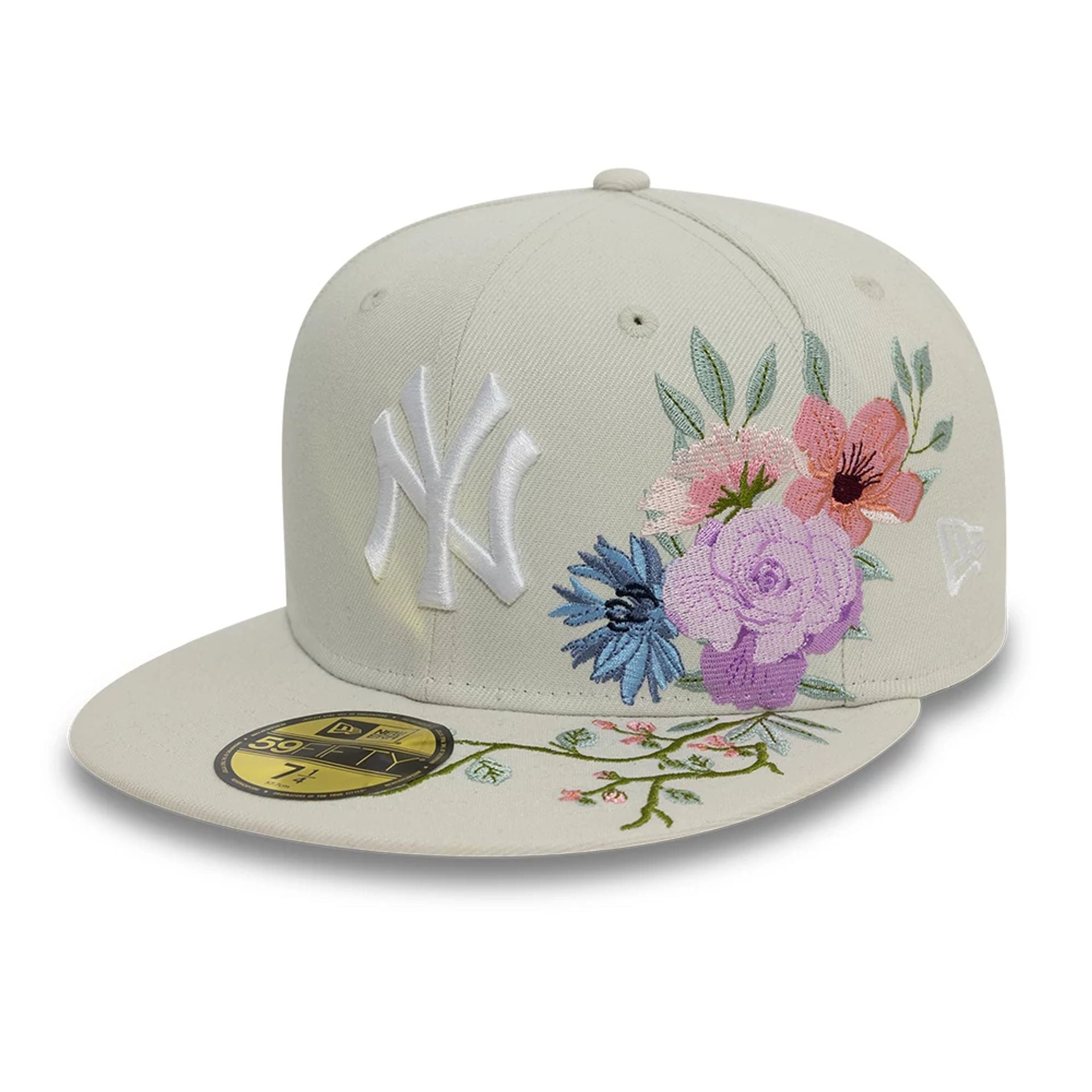 This is a New York Yankees MLB Floral Light Beige 59FIFTY Fitted Cap 1