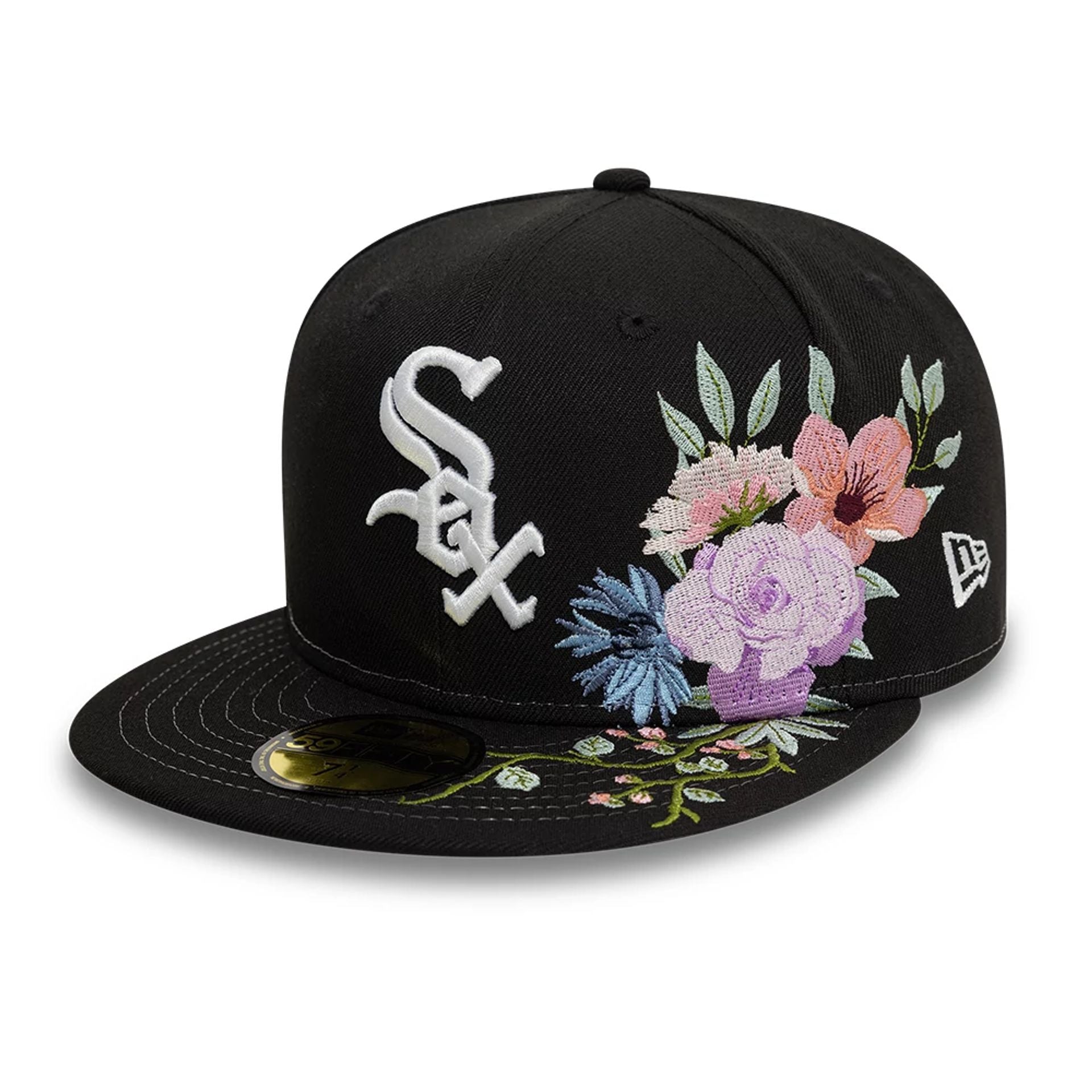 This is a Chicago White Sox MLB Floral Black 59FIFTY Fitted Cap 1