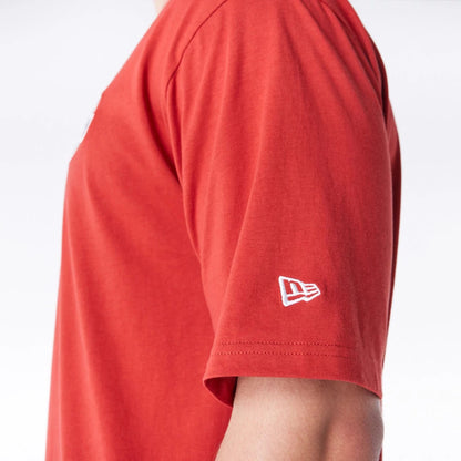 The Male model is wearing LA Lakers League Essential Red Oversized T-Shirt  3