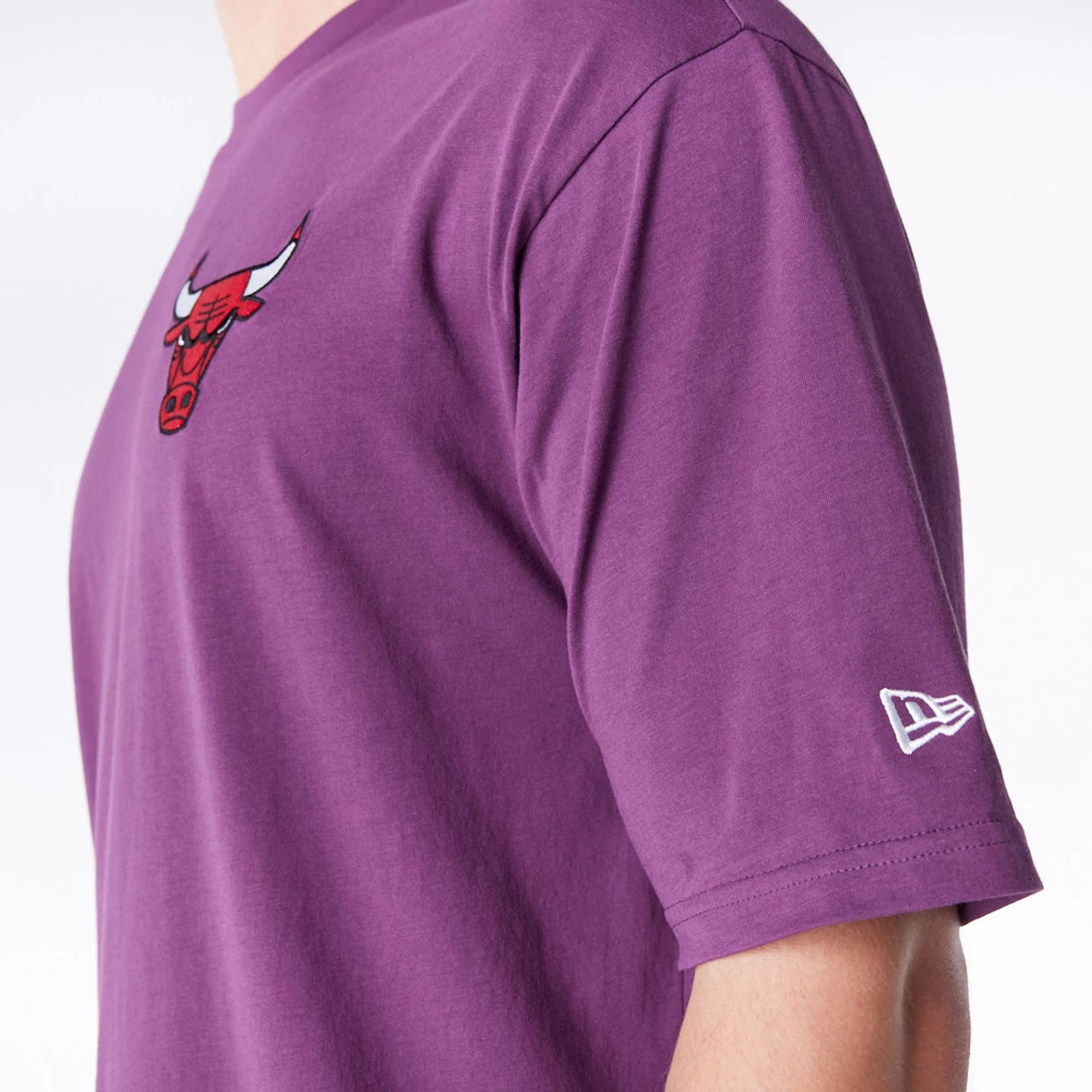 The Male model is wearing Chicago Bulls League Essential Dark Purple Oversized T-Shirt  3