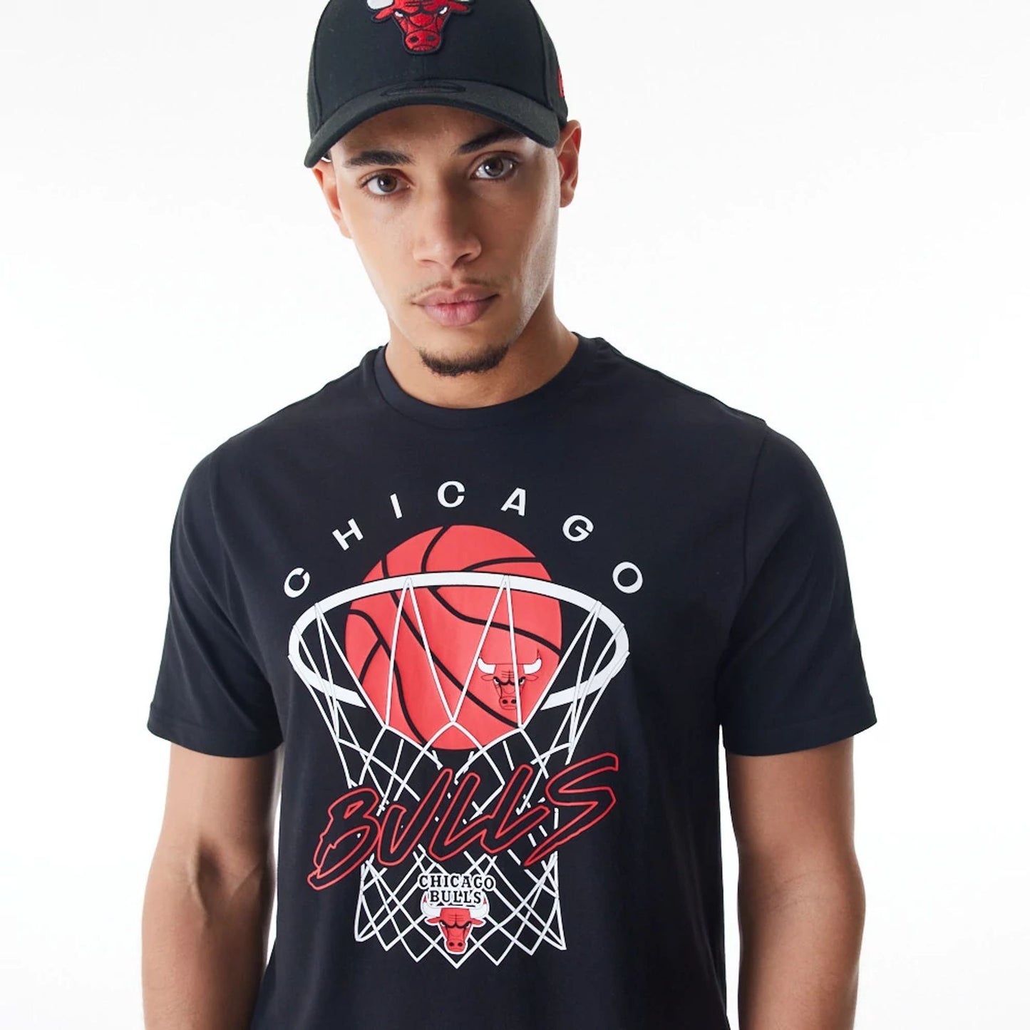 The Male model is wearing Chicago Bulls NBA Net Graphic Black T-Shirt 5