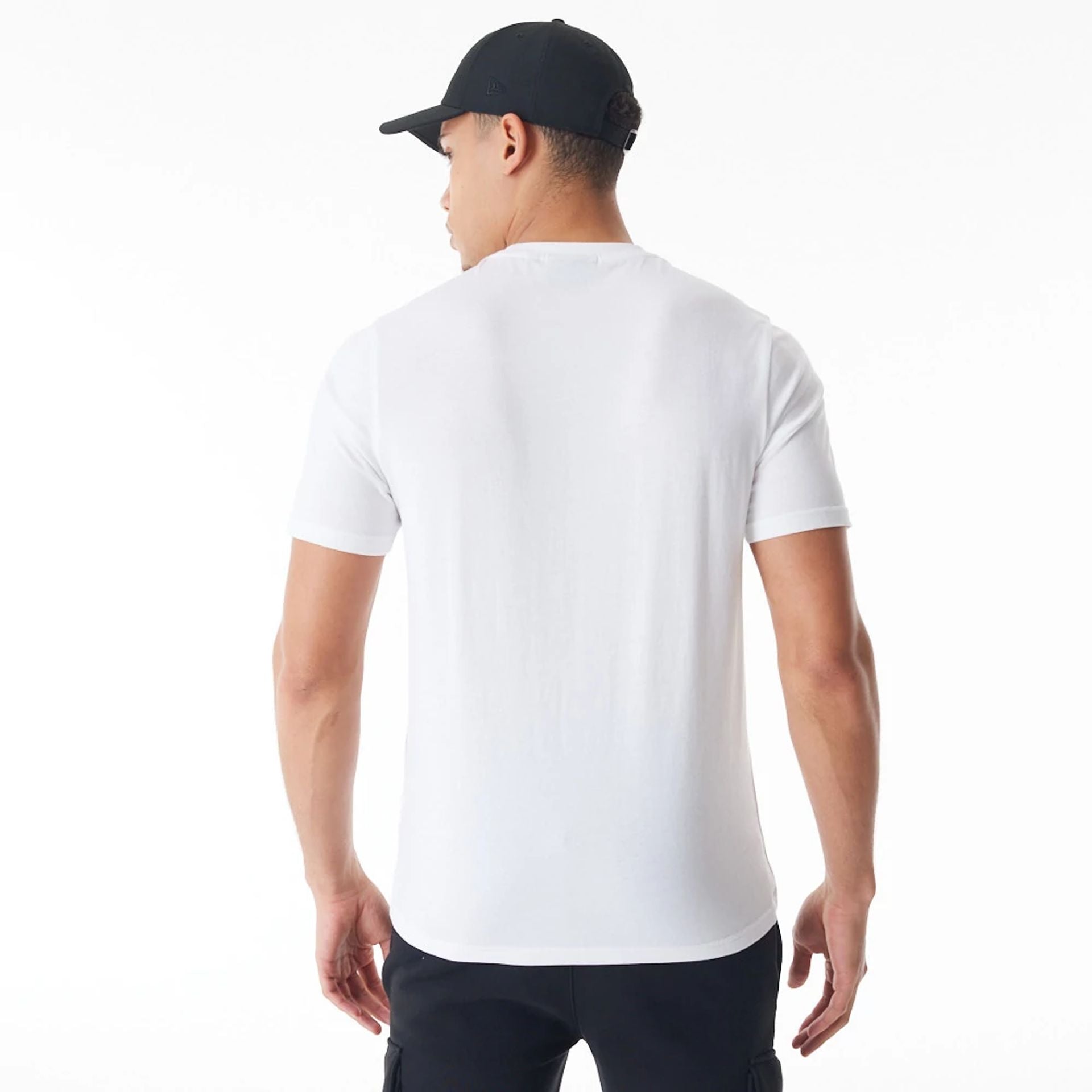 The Male model is wearing New York Yankees MLB Graphic White T-Shirt 5