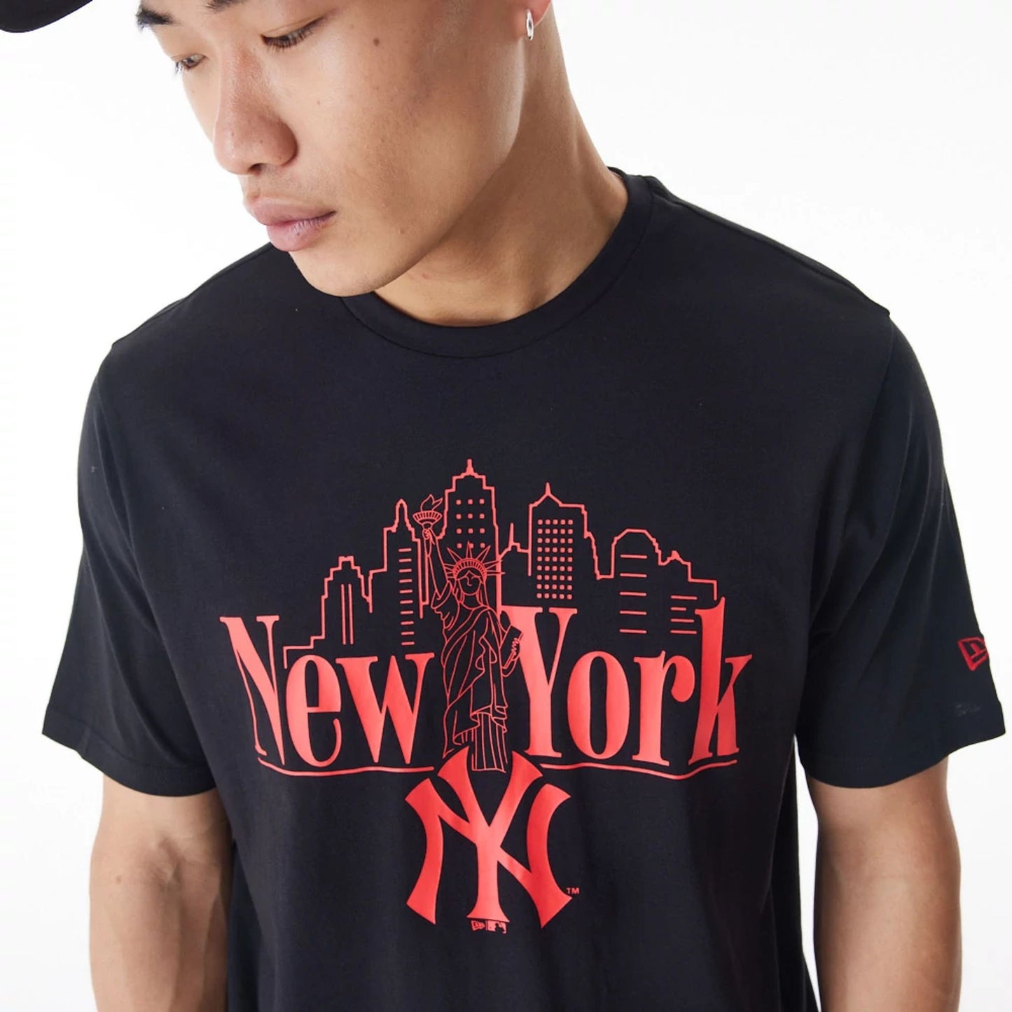 The Male model is wearing New York Yankees MLB Graphic Black T-Shirt 5