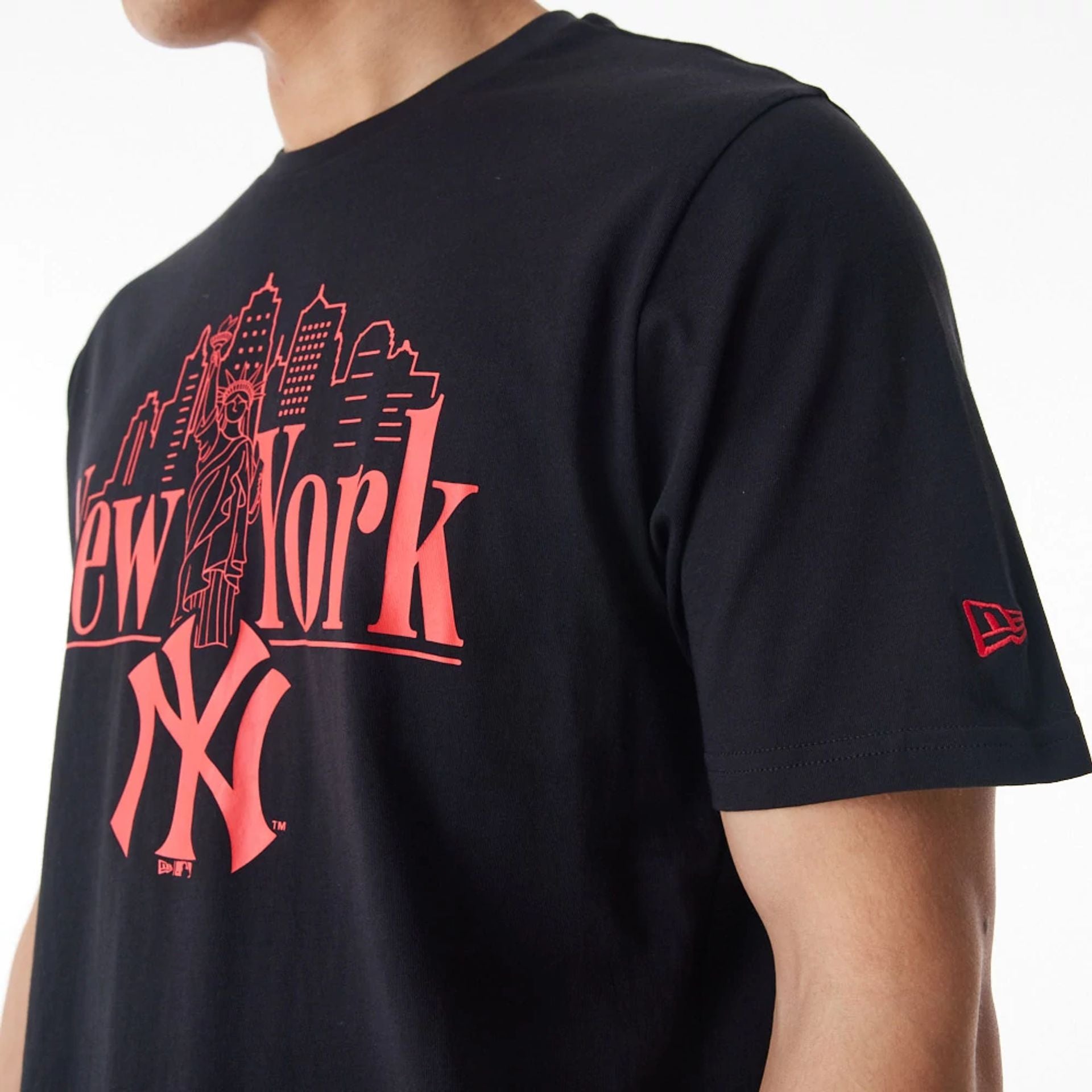 The Male model is wearing New York Yankees MLB Graphic Black T-Shirt 3