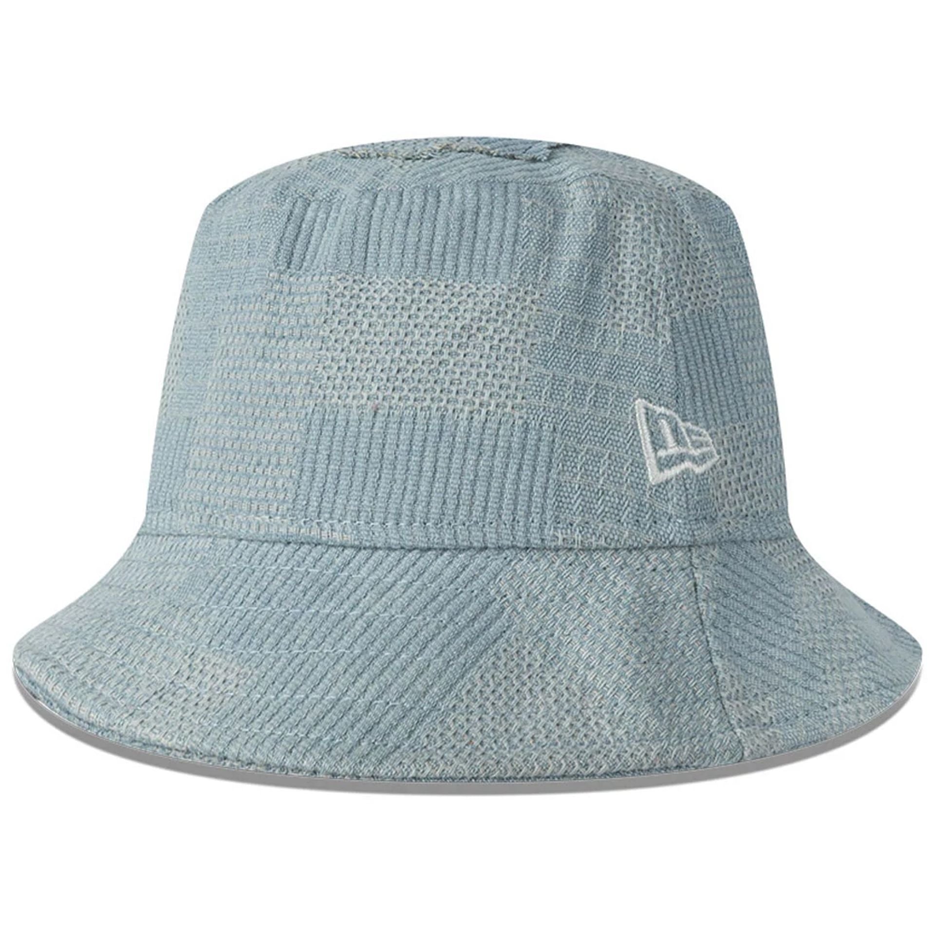 This is a New York Yankees Patch Denim Light Blue Bucket Hat 1