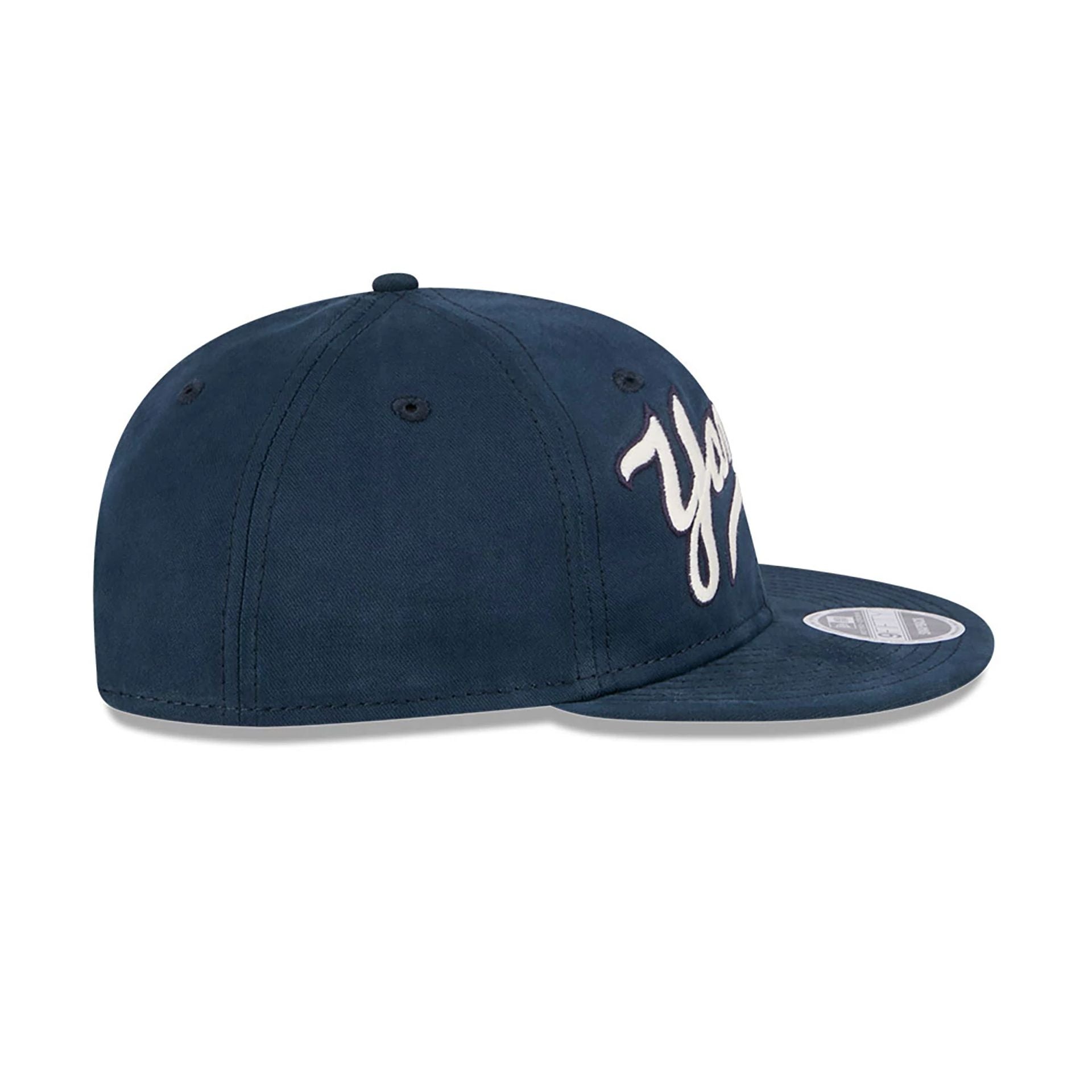 This is a New York Yankees Vintage Navy Retro Crown 9FIFTY Strapback Cap 5