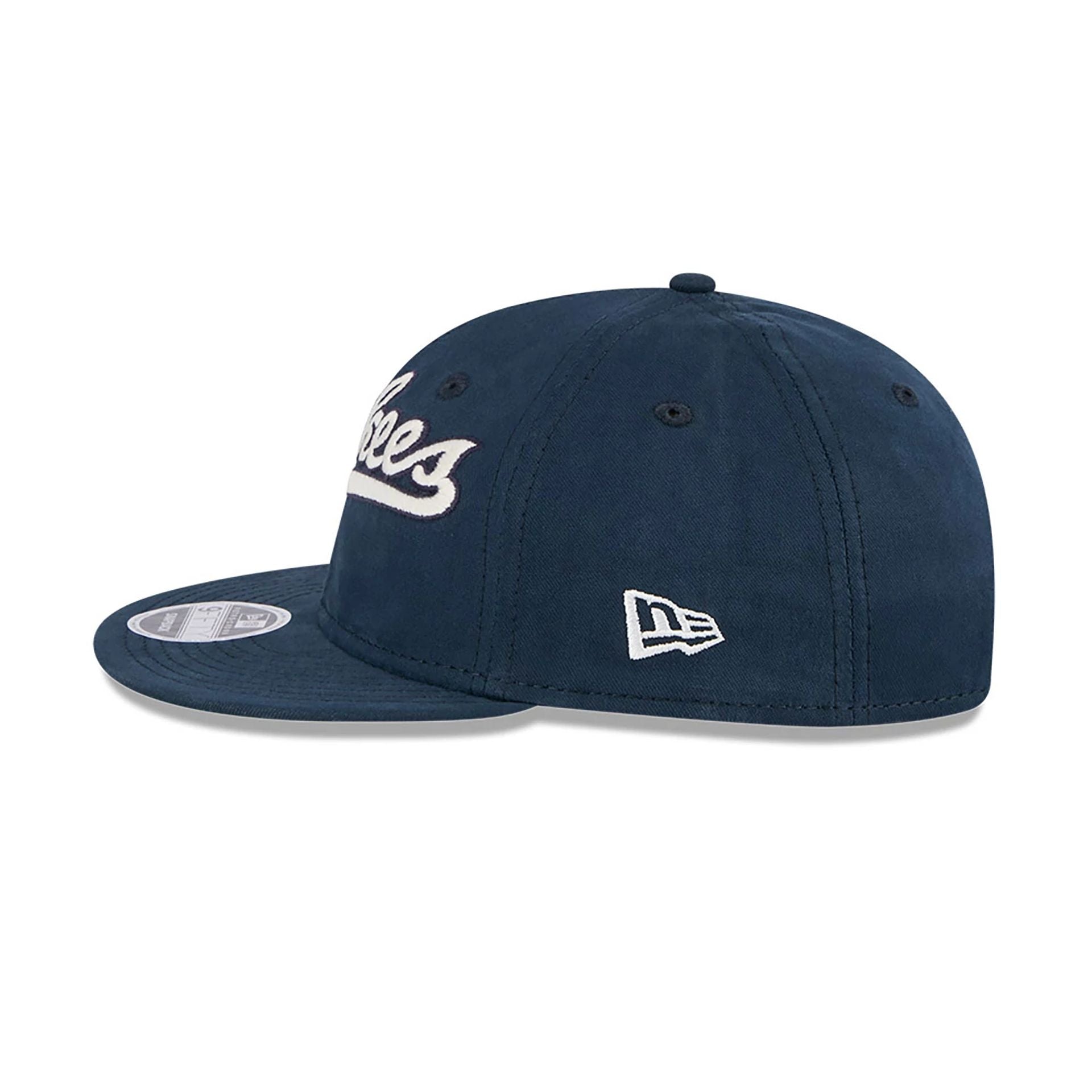 This is a New York Yankees Vintage Navy Retro Crown 9FIFTY Strapback Cap 7