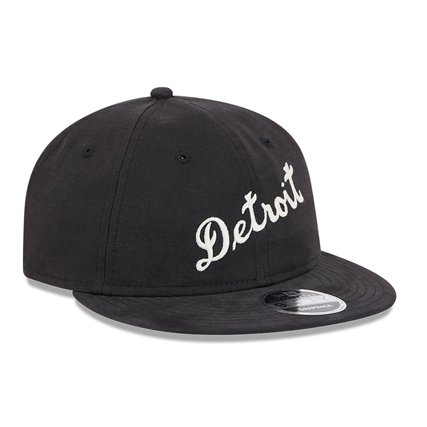 This is a Detroit Tigers Vintage Black Retro Crown 9FIFTY Strapback Cap 3