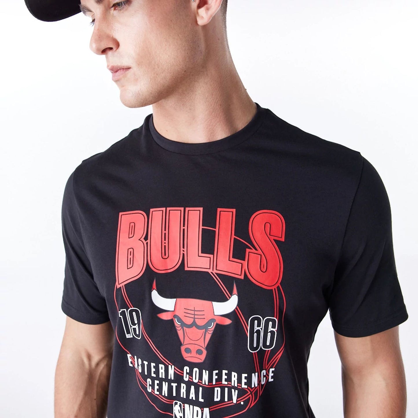 The Male model is wearing Chicago Bulls NBA Wordmark Graphic Black T-Shirt 4