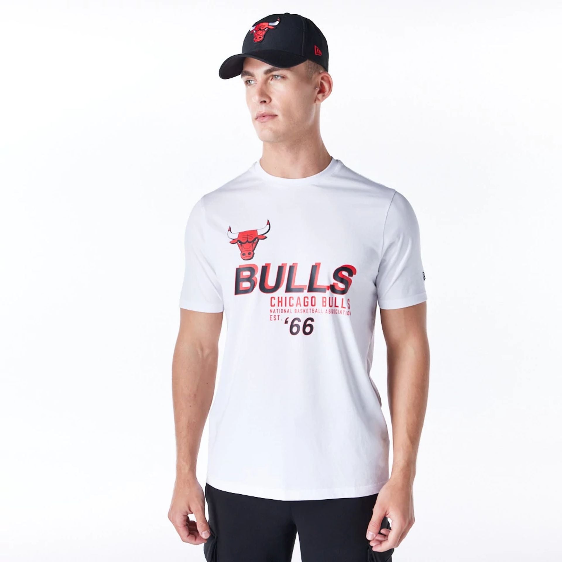 The Male model is wearing Chicago Bulls NBA Graphic White T-Shirt 1