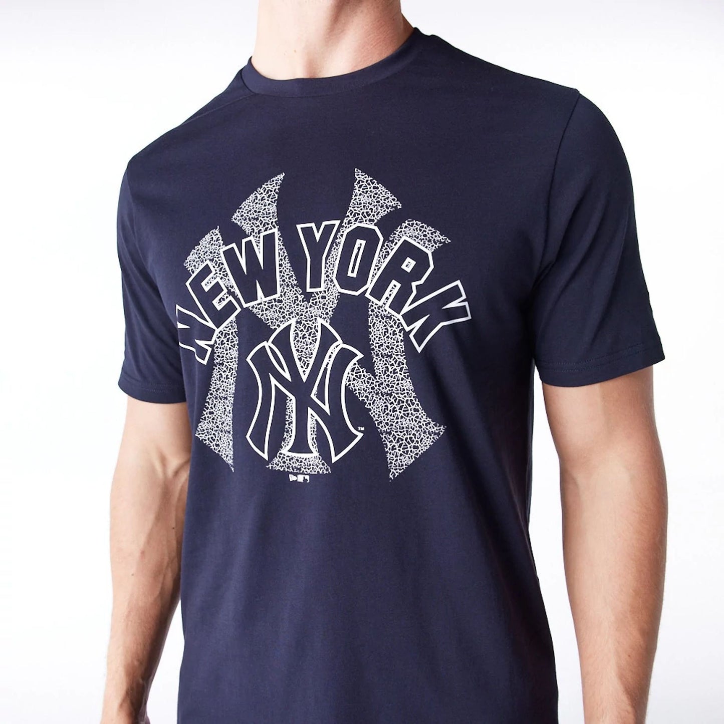 The Male model is wearing New York Yankees MLB Team Logo Graphic Navy T-Shirt 2