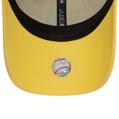 This is a Atlanta Braves MLB Washed Pastel Pastel Yellow 9FORTY Adjustable Cap 2