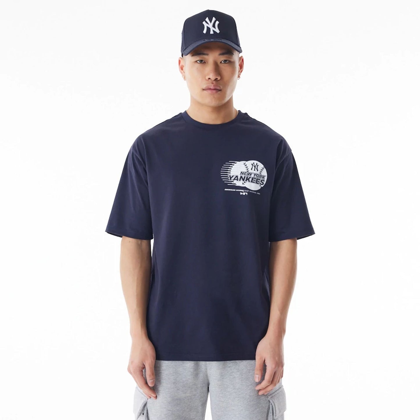 The Male model is wearing New York Yankees Baseball Graphic Navy Oversized T-Shirt  1