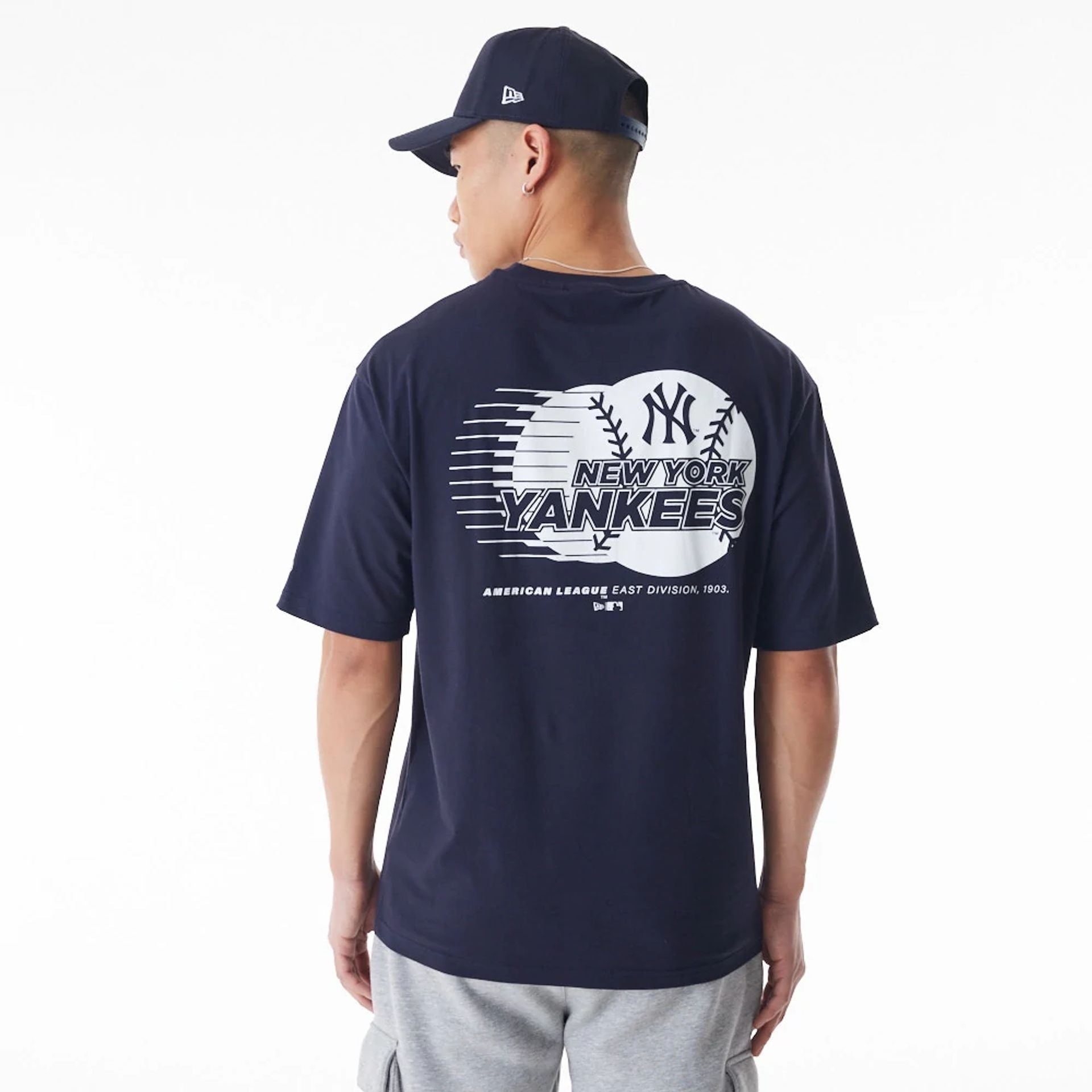 The Male model is wearing New York Yankees Baseball Graphic Navy Oversized T-Shirt  2