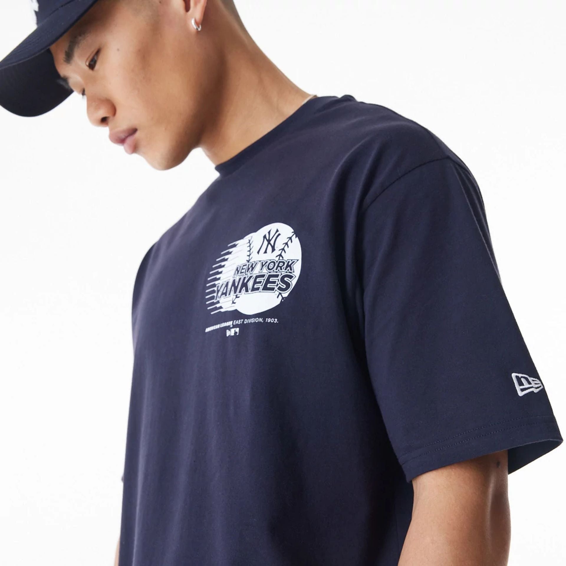 The Male model is wearing New York Yankees Baseball Graphic Navy Oversized T-Shirt  7