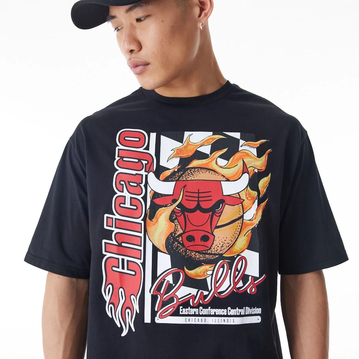 The Male model is wearing Chicago Bulls NBA Flame Print Black Oversized T-Shirt  3