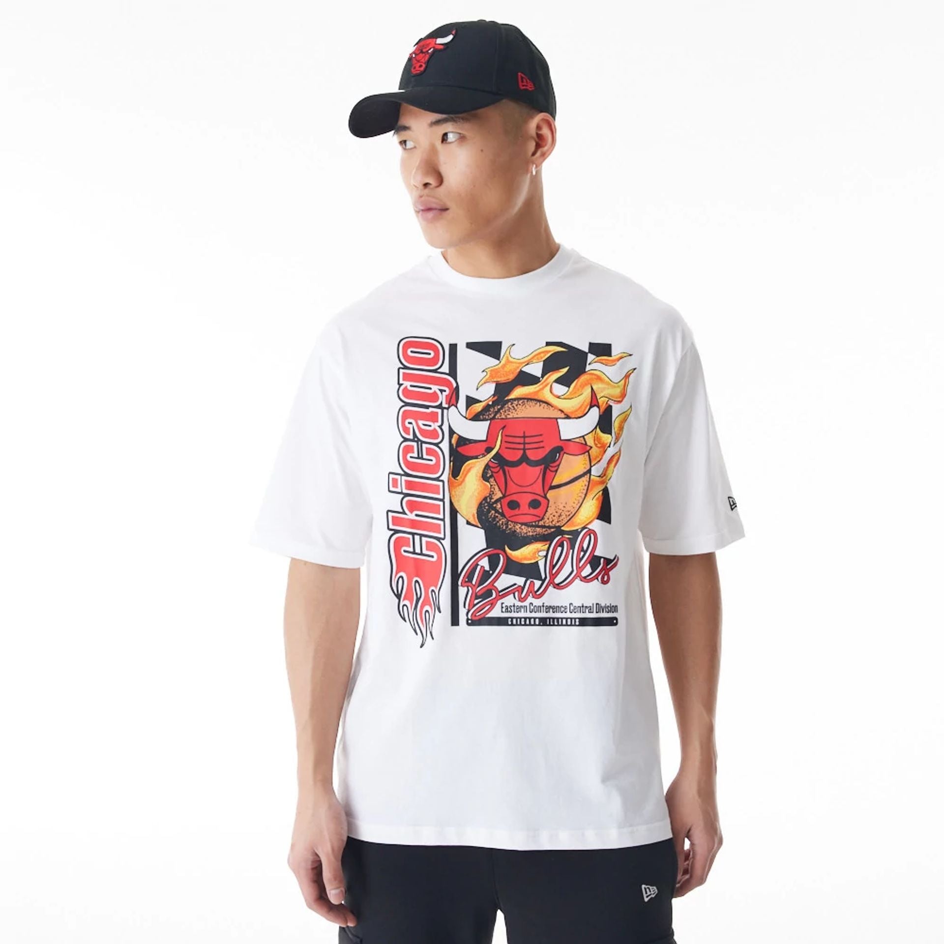 The Male model is wearing Chicago Bulls NBA Flame Print White Oversized T-Shirt  1