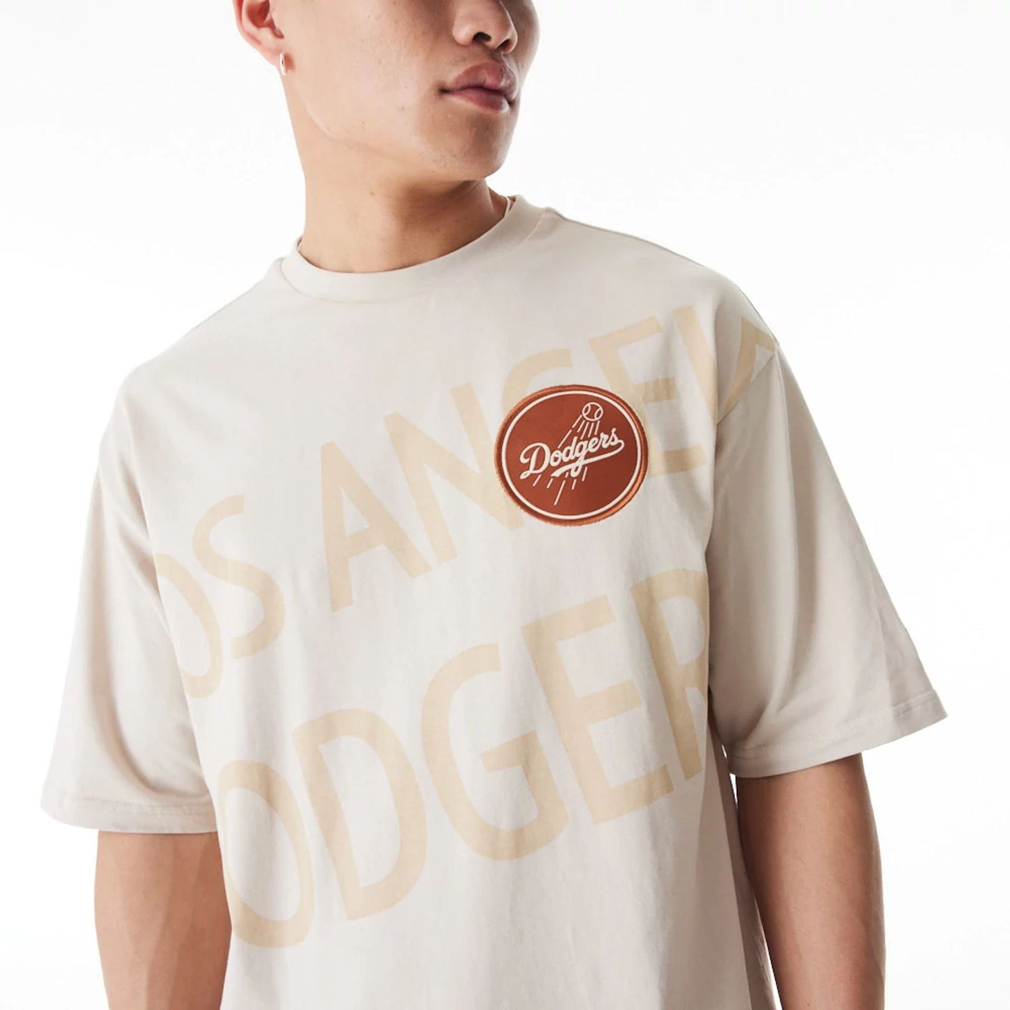 The Male model is wearing LA Dodgers MLB Script Graphic Cream Oversized T-Shirt  5