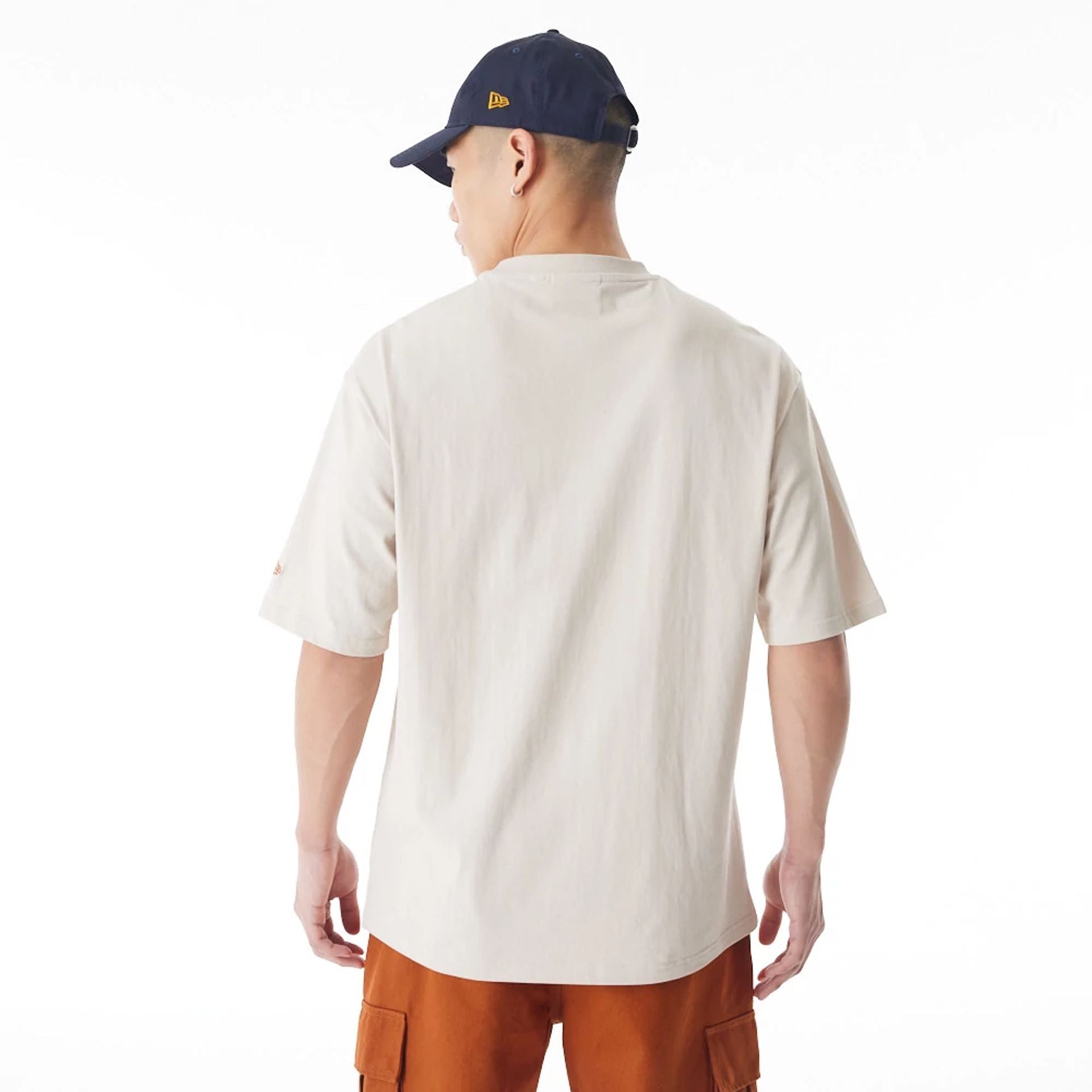 The Male model is wearing LA Dodgers MLB Script Graphic Cream Oversized T-Shirt  2