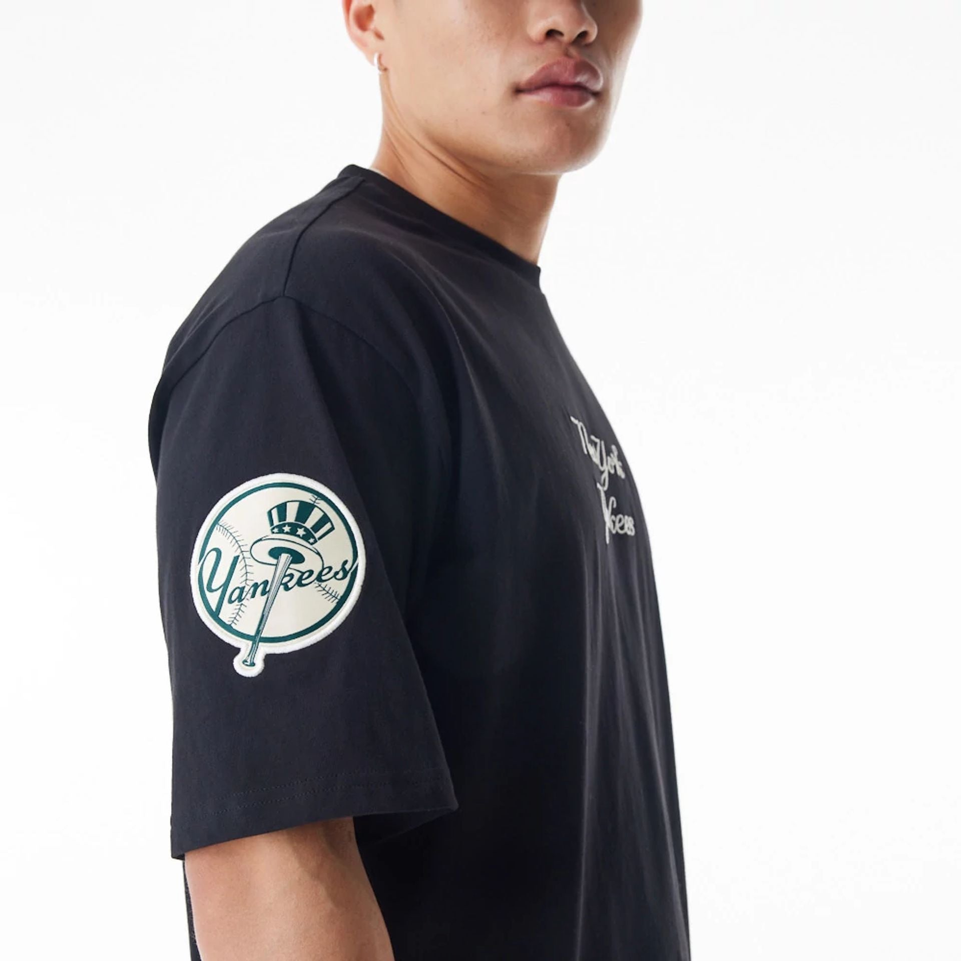 The Male model is wearing New York Yankees MLB Tartan Infill Black Oversized T-Shirt  7