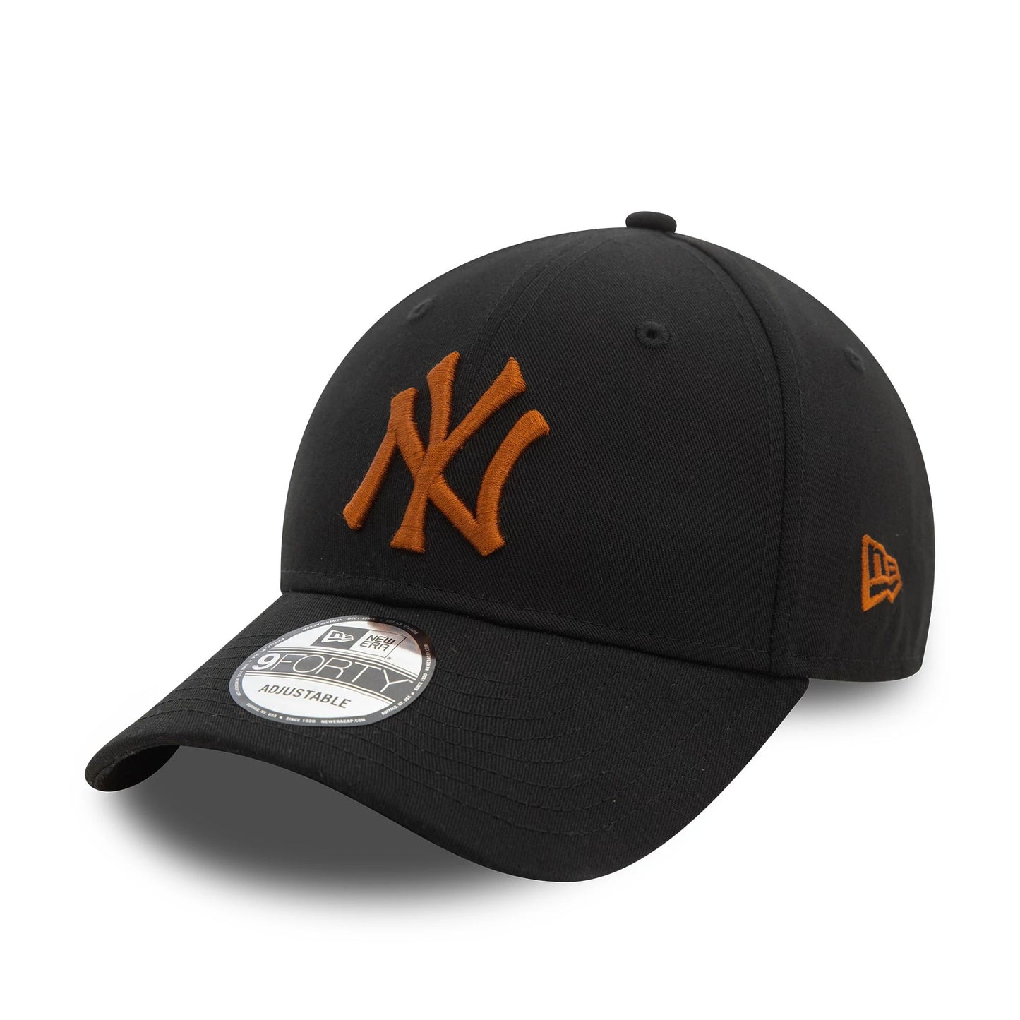 This is a New York Yankees League Essential Black 9FORTY Adjustable Cap 1