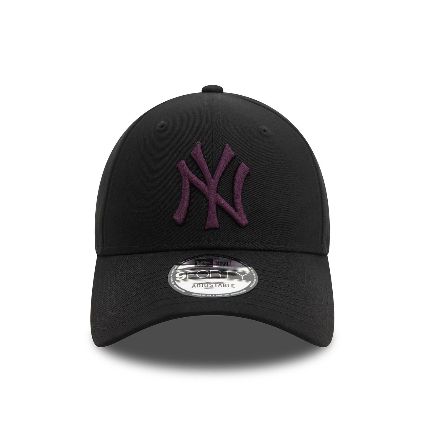 This is a New York Yankees League Essential Black 9FORTY Adjustable Cap 2