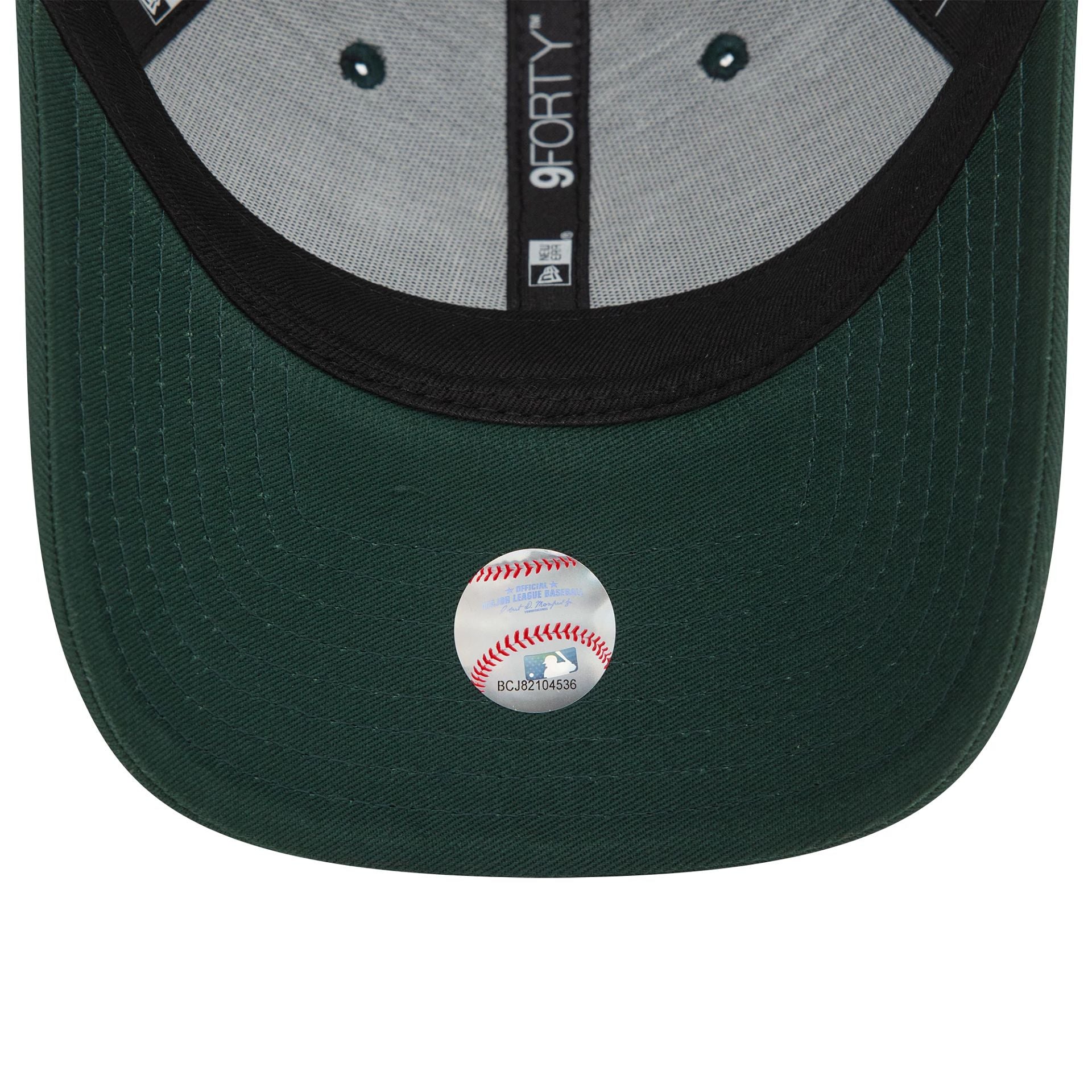 This is a New York Yankees League Essential Dark Green 9FORTY Adjustable Cap 5