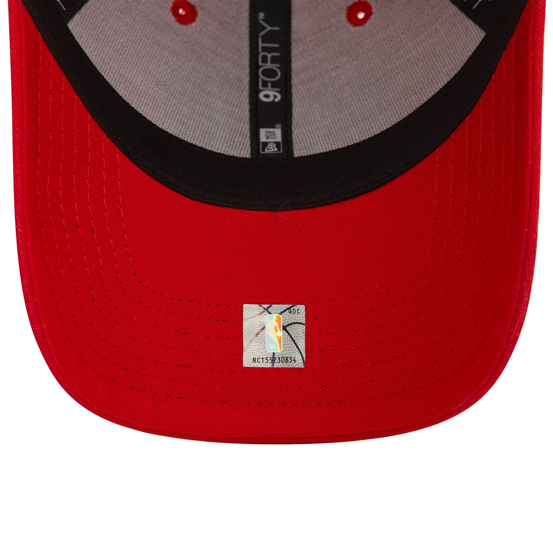 This is a Chicago Bulls Metallic Patch Red 9FORTY Adjustable Cap 5