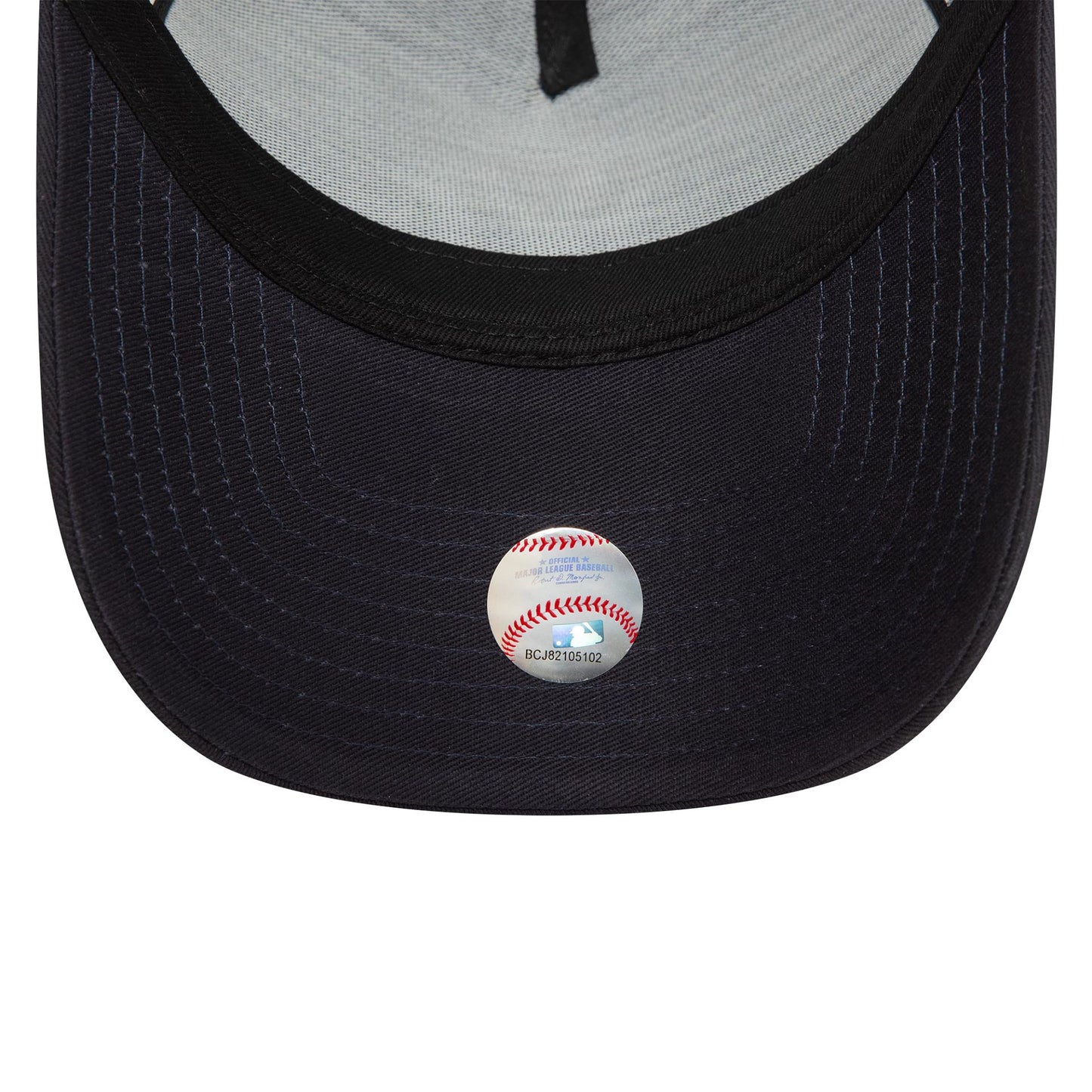 This is a New York Yankees Patch Navy 9FORTY E-Frame Cap 6