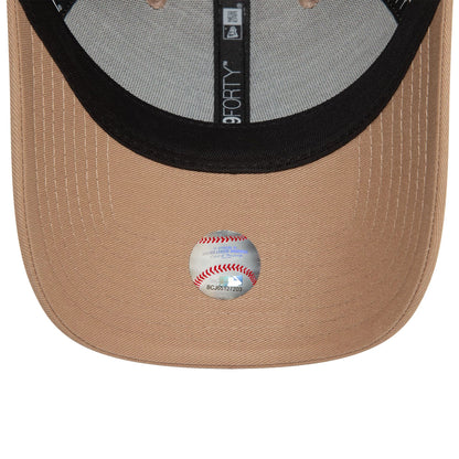 This is a New York Yankees Womens Metallic Beige 9FORTY Adjustable Cap 5