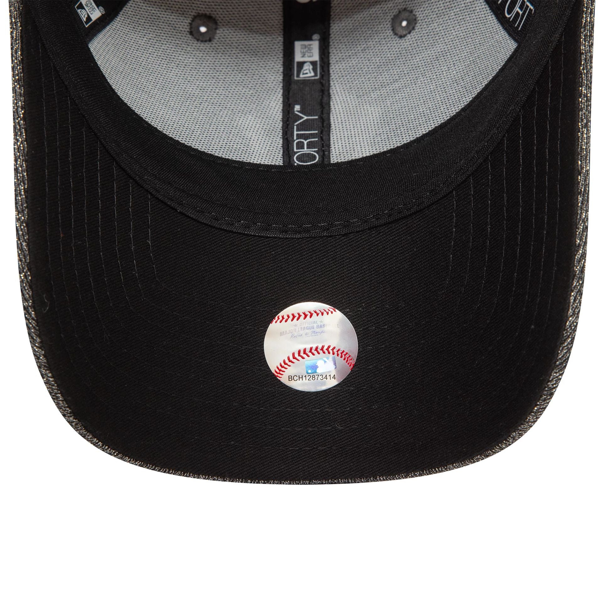 This is a New York Yankees Womens Glitter Black 9FORTY Adjustable Cap 5