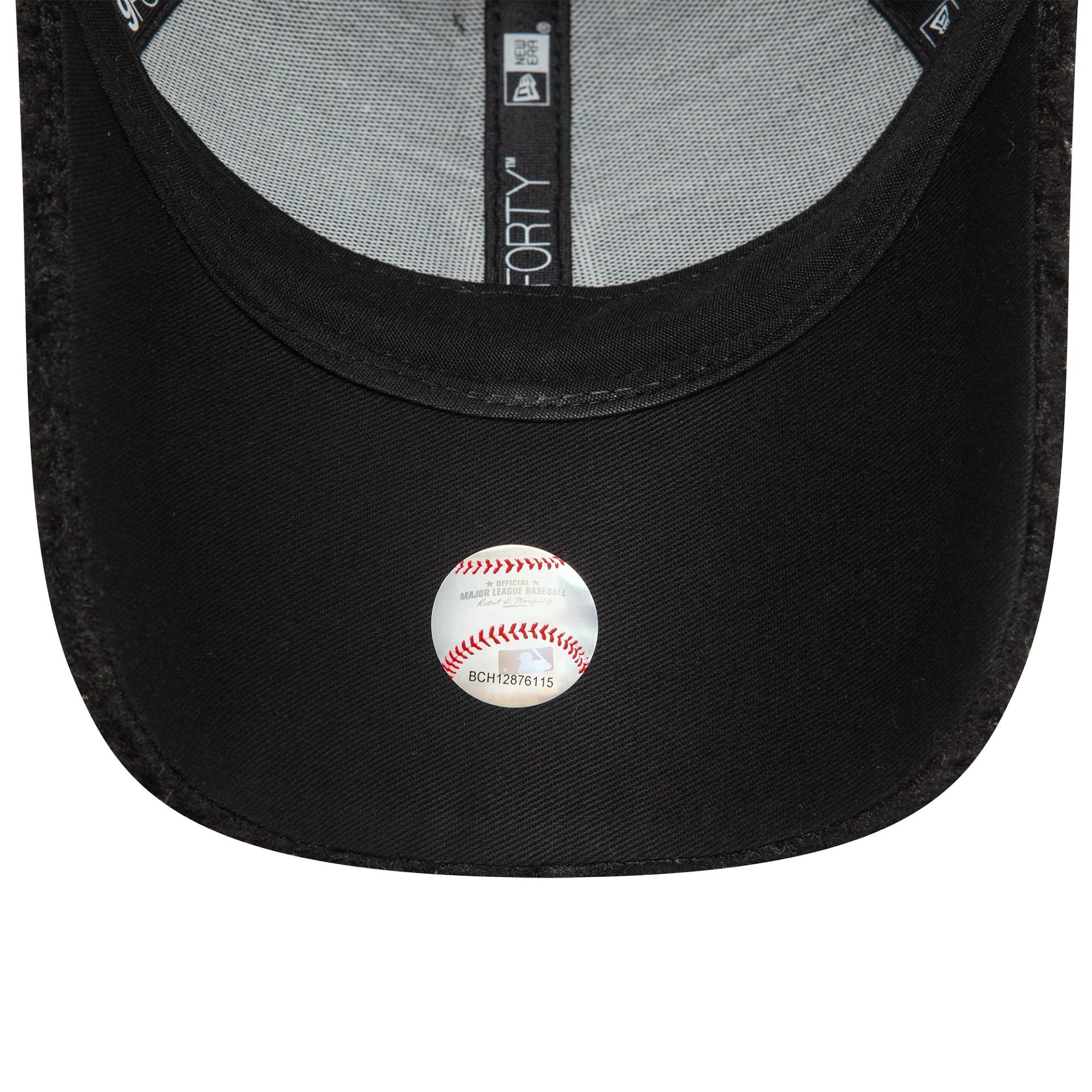 This is a New York Yankees Womens Borg Black 9FORTY Adjustable Cap 5