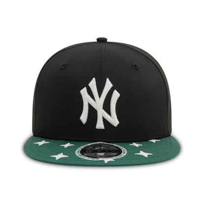 This is a New York Yankees Youth Glow In The Dark Black 9FIFTY Snapback Cap 2