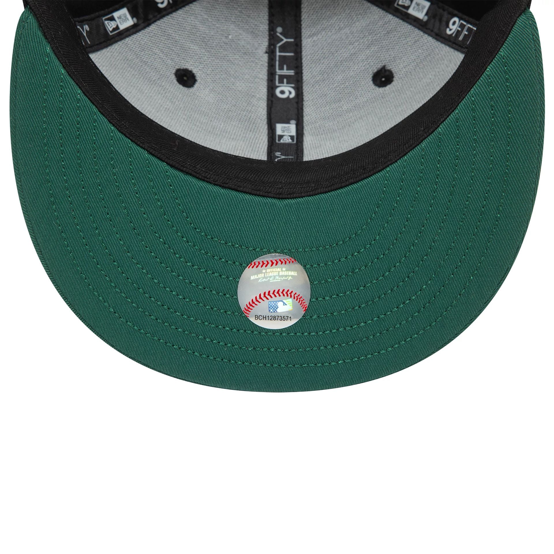 This is a New York Yankees Youth Glow In The Dark Black 9FIFTY Snapback Cap 5