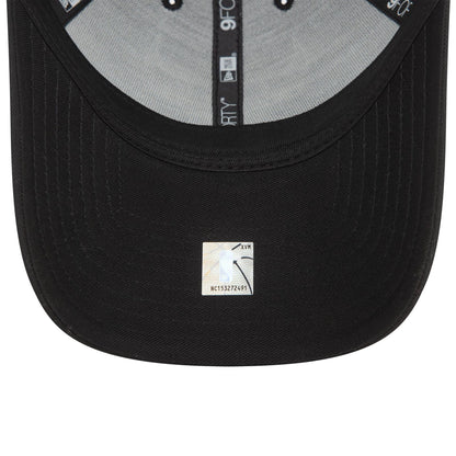 This is a Chicago Bulls Metallic Outline Black 9FORTY Adjustable Cap 5