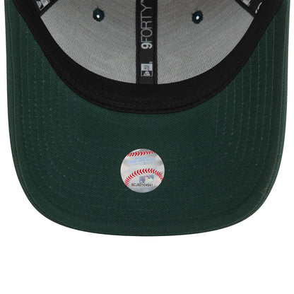 This is a New York Yankees Metallic Outline Dark Green 9FORTY Adjustable Cap 5