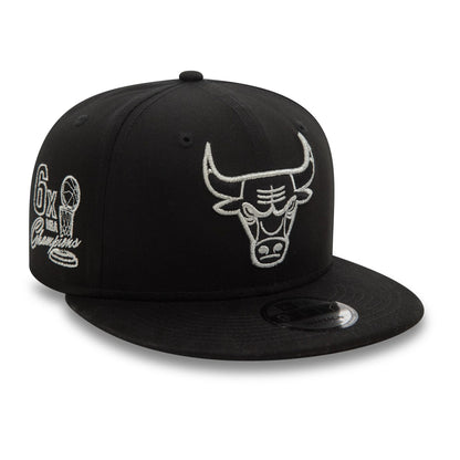 This is a Chicago Bulls Metallic Outline Black 9FIFTY Snapback Cap 1