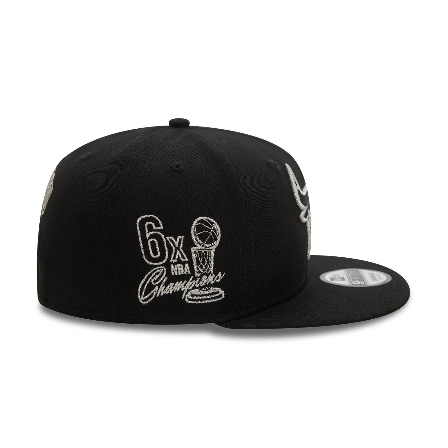 This is a Chicago Bulls Metallic Outline Black 9FIFTY Snapback Cap 5