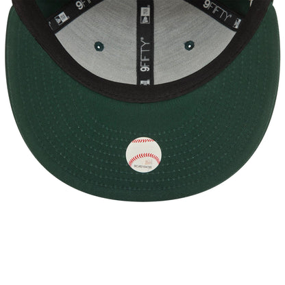 This is a New York Yankees Metallic Outline Dark Green 9FIFTY Snapback Cap 6