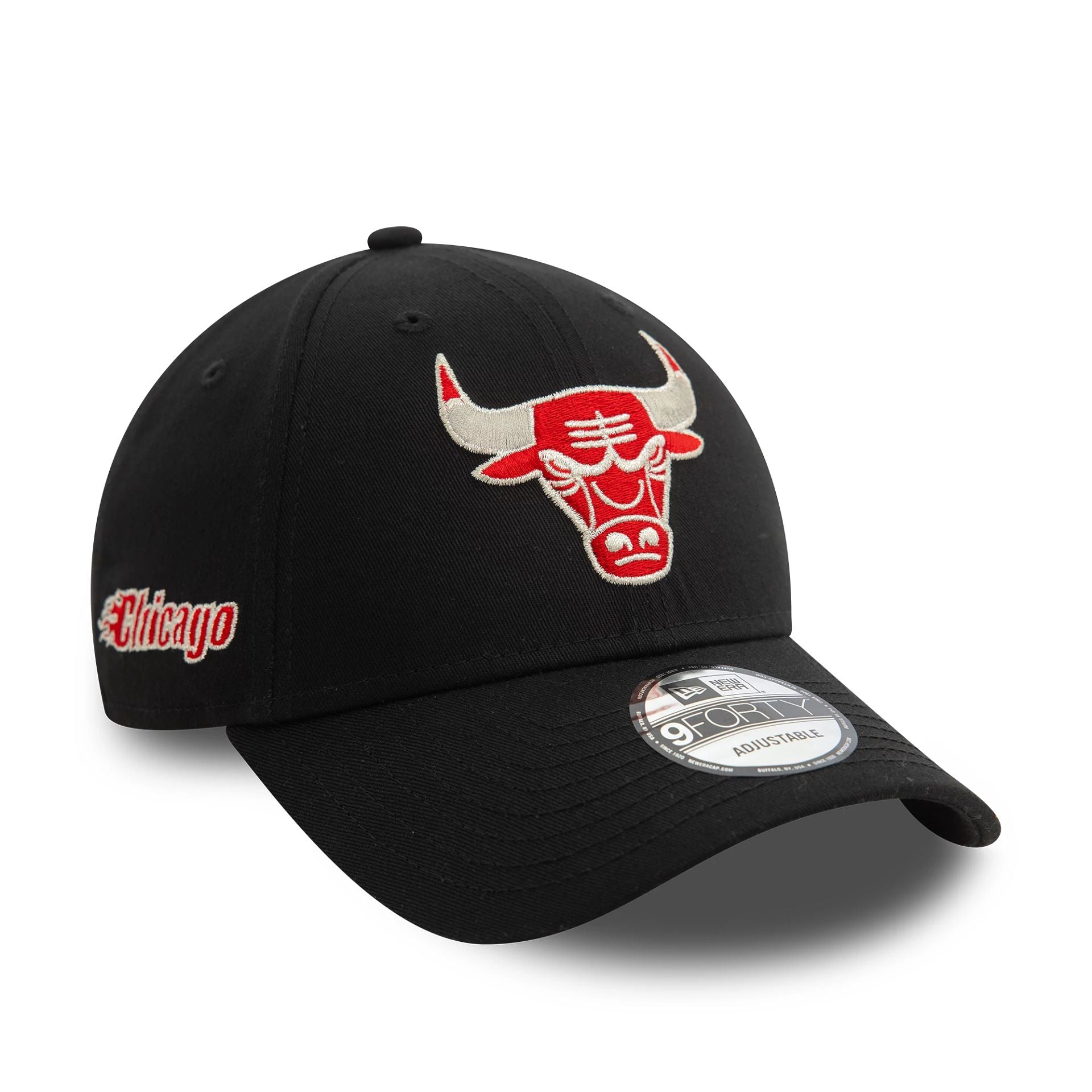 This is a Chicago Bulls NBA Metallic Black 9FORTY Adjustable Cap 1