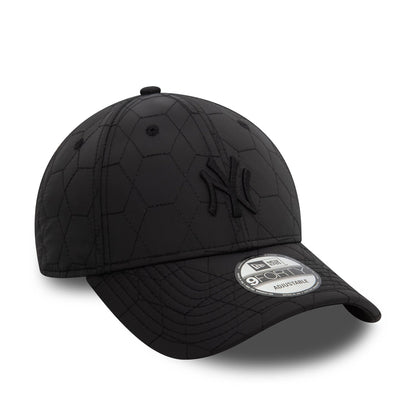 This is a New York Yankees Quilted Black 9FORTY Adjustable Cap 3