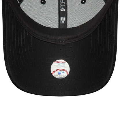 This is a New York Yankees Womens Velour Diamante Black 9FORTY Adjustable Cap 5