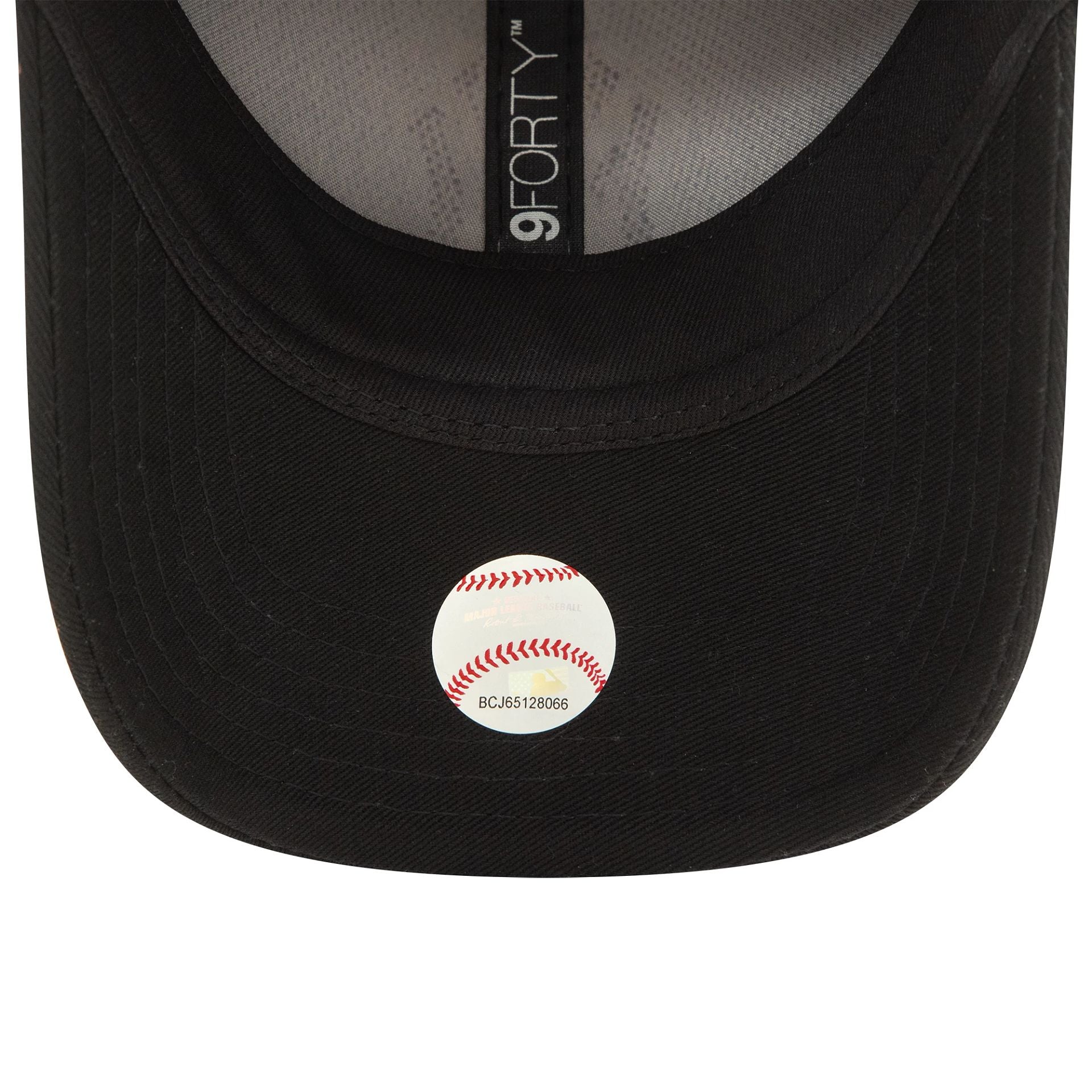 This is a New York Yankees Toddler League Essential Black 9FORTY Adjustable Cap 5