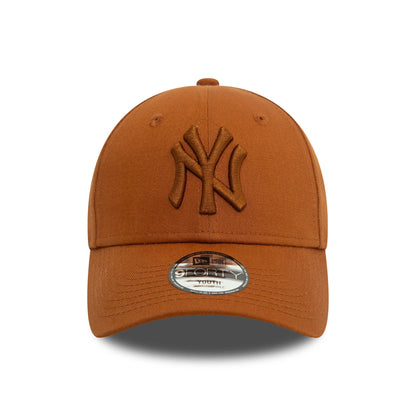 This is a New York Yankees Youth League Essential Brown 9FORTY Adjustable Cap 2