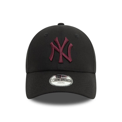 This is a New York Yankees Youth League Essential Black 9FORTY Adjustable Cap 2