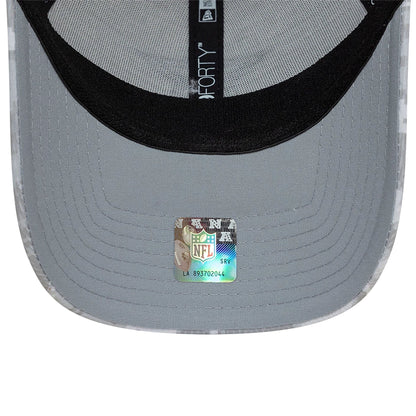 This is a Dallas Cowboys NFL Salute To Service 2024 White 9FORTY Stretch Snap Adjustable Cap 2