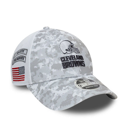 This is a Cleveland Browns NFL Salute To Service 2024 White 9FORTY Stretch Snap Adjustable Cap 1