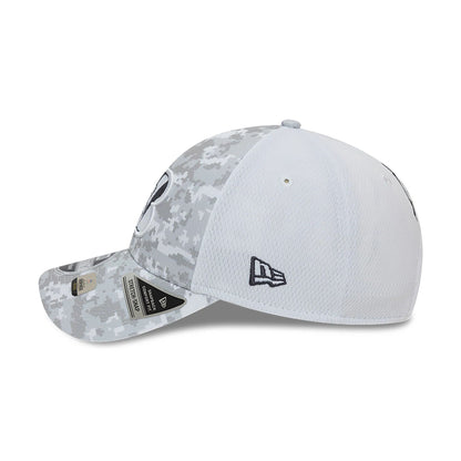 This is a Cincinnati Bengals NFL Salute To Service 2024 White 9FORTY Stretch Snap Adjustable Cap 7